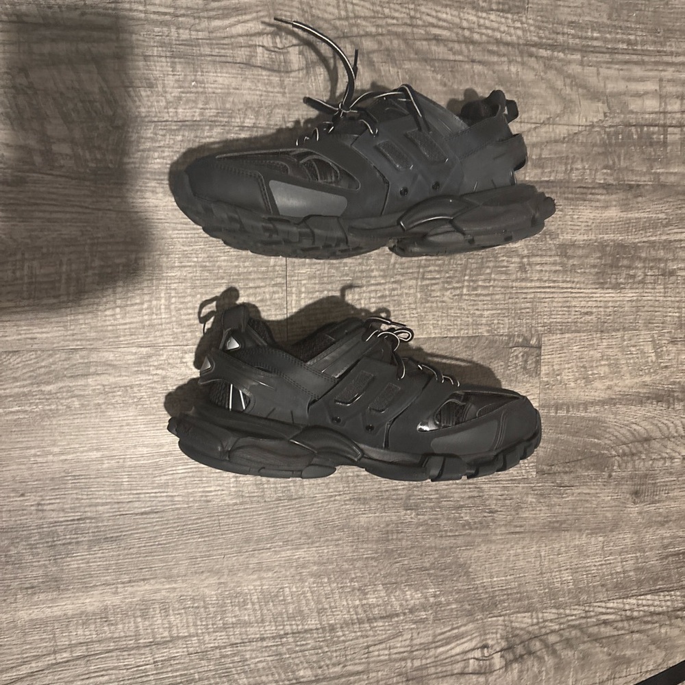 Balenciaga track